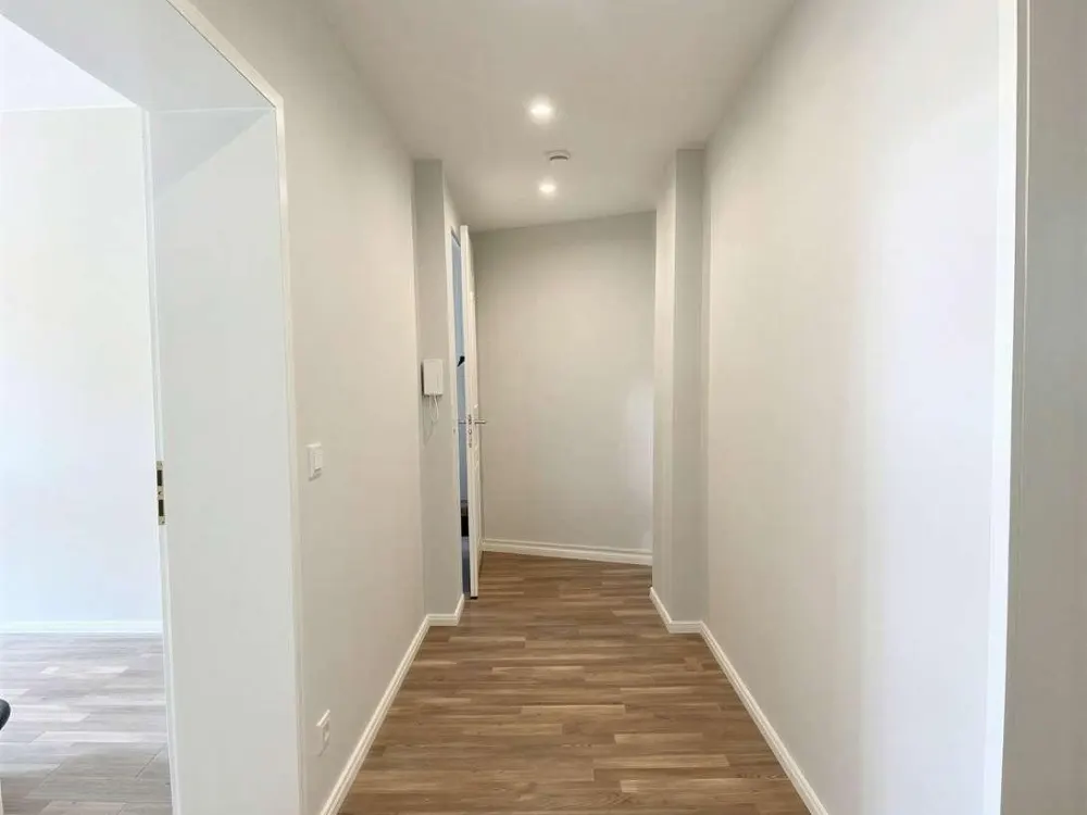 Wohnqualität mit besonderem Extra: Stilvolle 2-Zimmer-Wohnung mit Wintergarten