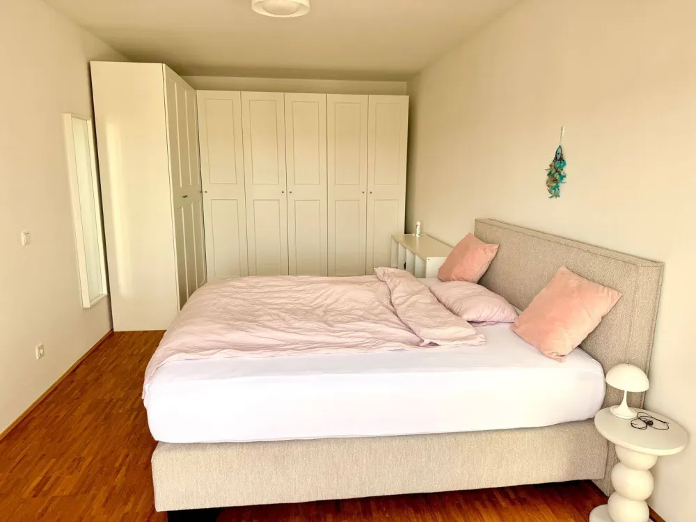 Über den Dächern der Stadt - zentral gelegene moderne 3 ZKB Wohnung