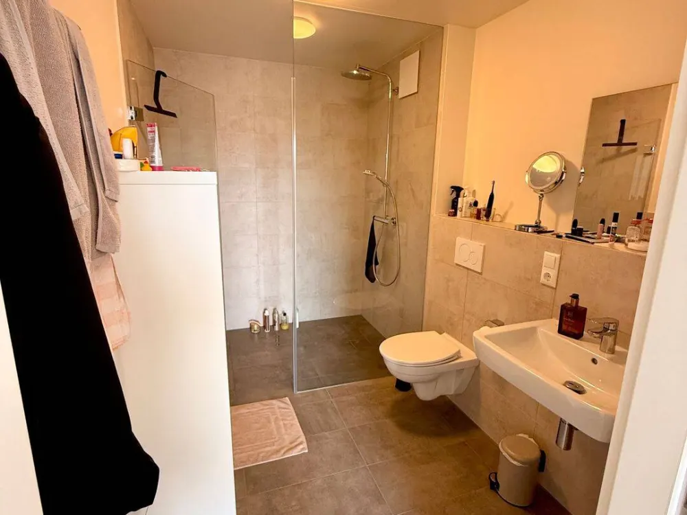 Über den Dächern der Stadt - zentral gelegene moderne 3 ZKB Wohnung