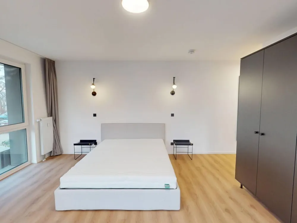 Welcome to Berlin: Vollständig möbliertes Single-Apartment mit EINBAUKÜCHE und BALKON