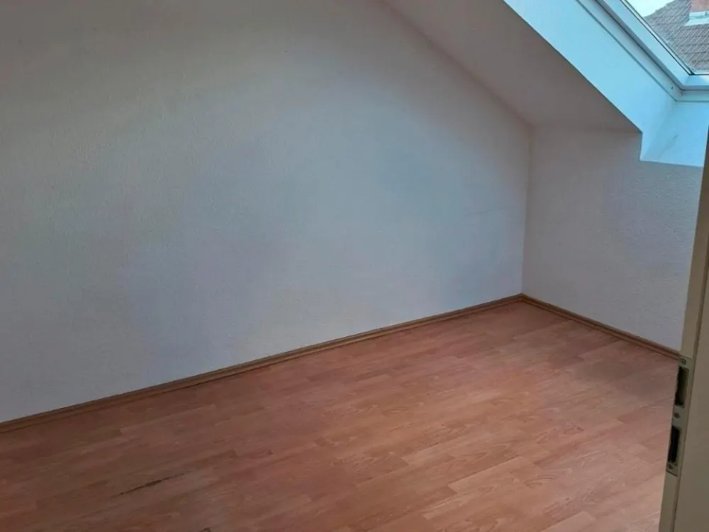 Helle DG Wohnung 4 ZKBad zentrumsnah WG geeignet