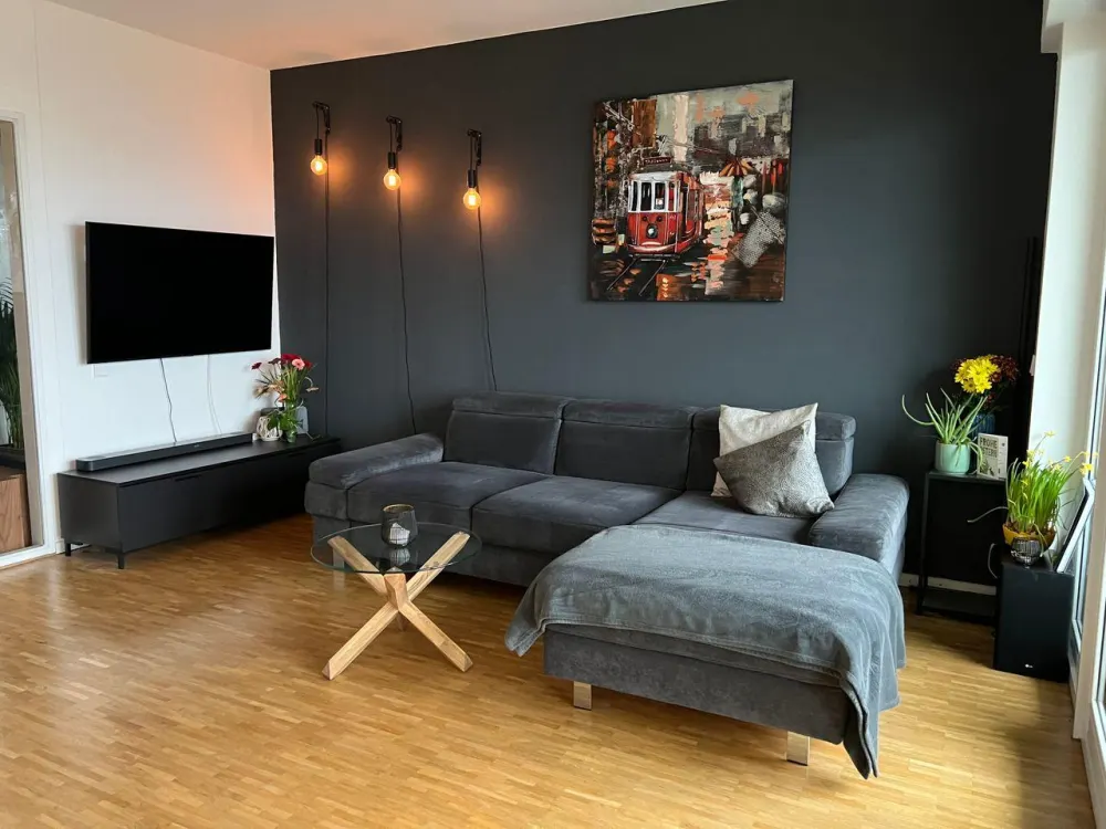 Helle, vollständig möblierte 2-Zimmer-Wohnung mit Parkblick