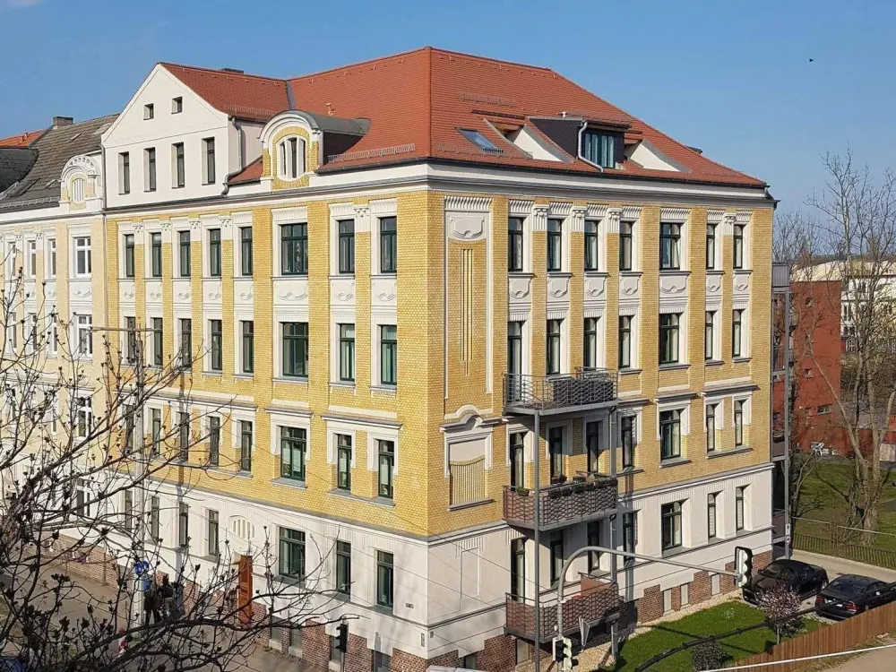 Energetisch sanierte exklusive 2-R-Wohnung ++ Stellplatz ++FBH++Luxus-Bad++Balkon ins Grüne++Parkett und und und