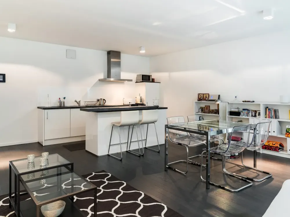 K-Star Residence - 2-Room Designer Apartment with Parking Space in Central Location