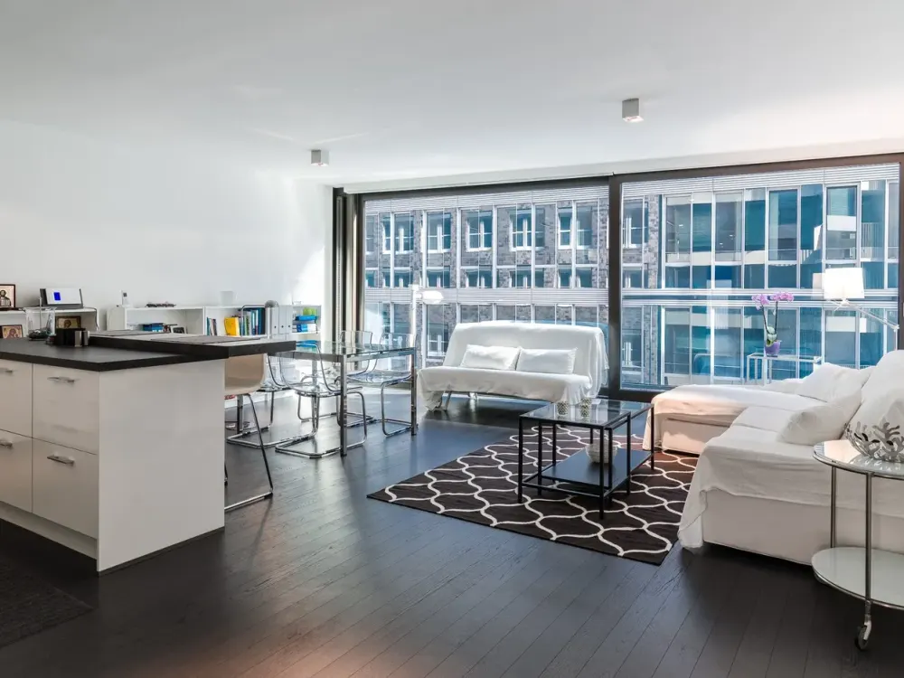 K-Star Residence - 2-Room Designer Apartment with Parking Space in Central Location