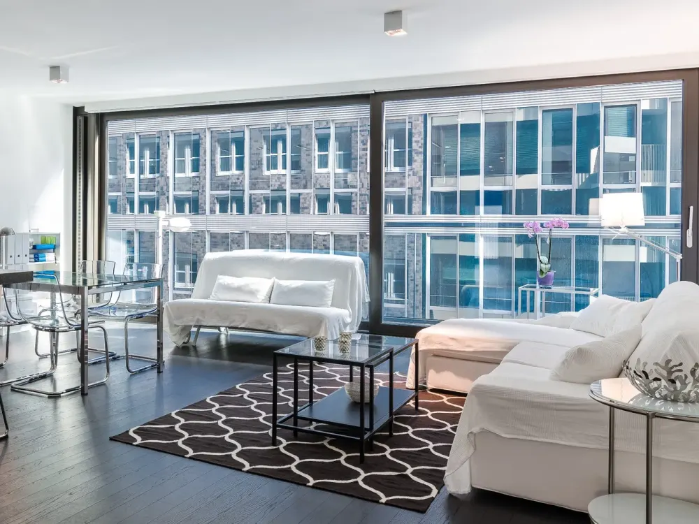 K-Star Residence - 2-Room Designer Apartment with Parking Space in Central Location