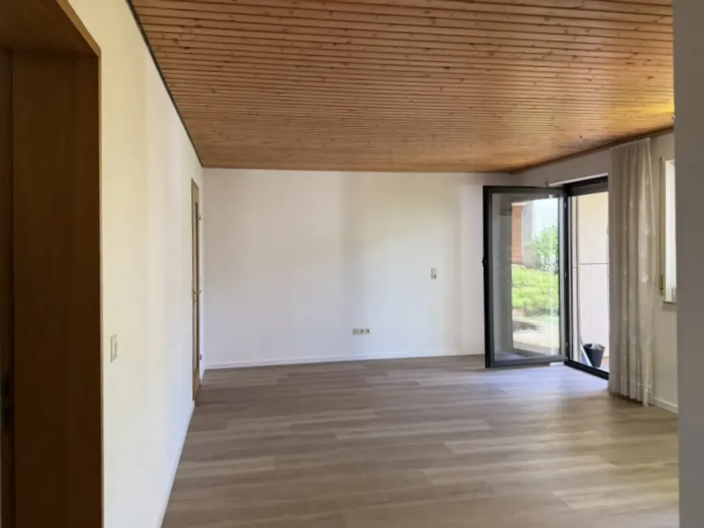 73207 Plochingen: 1- bis 2-Zi-Wohnung in Halbhöhenlage mit Terrasse und Gartennutzung. Frei.