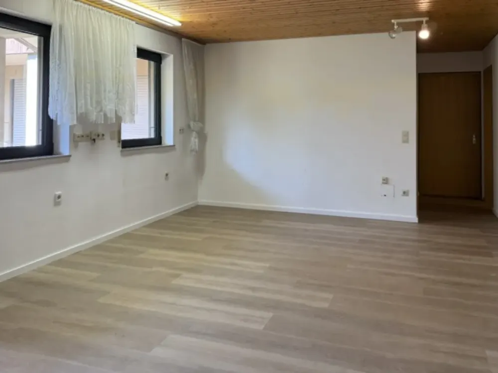 73207 Plochingen: 1- bis 2-Zi-Wohnung in Halbhöhenlage mit Terrasse und Gartennutzung. Frei.