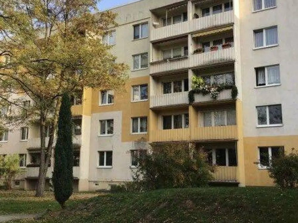 WG-gerechte Wohnung mit Balkon!