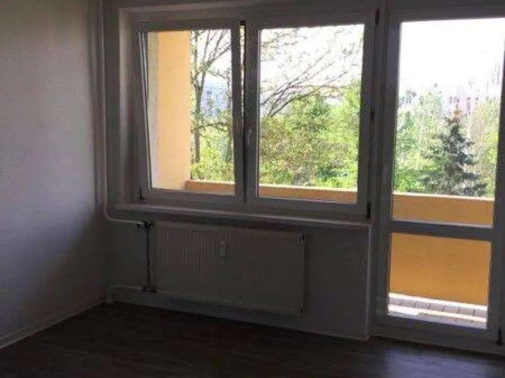 WG-gerechte Wohnung mit Balkon!