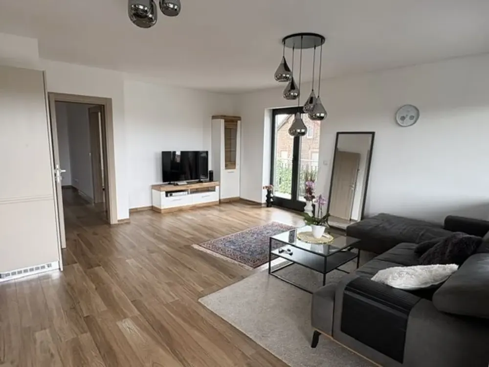 Helle, elegante 5-ZKB- Penthouse-Wohnung mit 2 Bädern und großen Dachterrassen.
