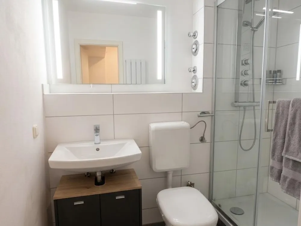 Nachmieter für teilmöblierte Wohnung