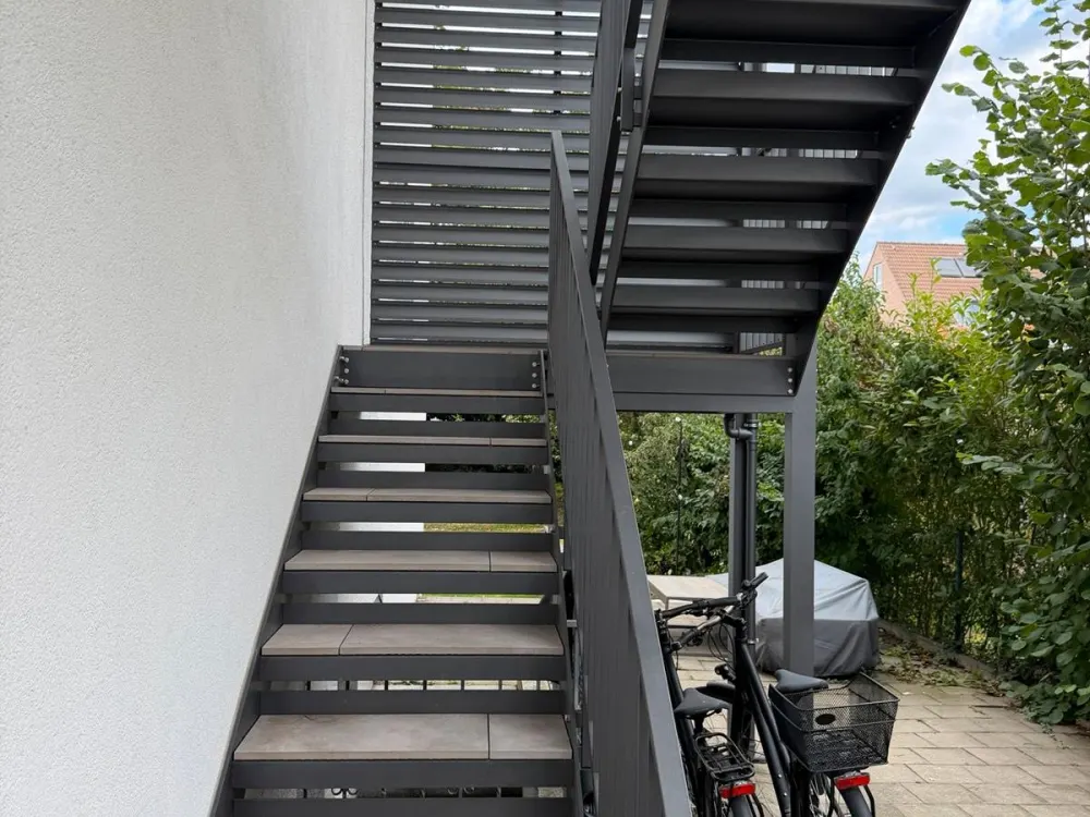 Exklusive Penthouse-Wohnung in DUS Flughafen/Messe-Nähe!