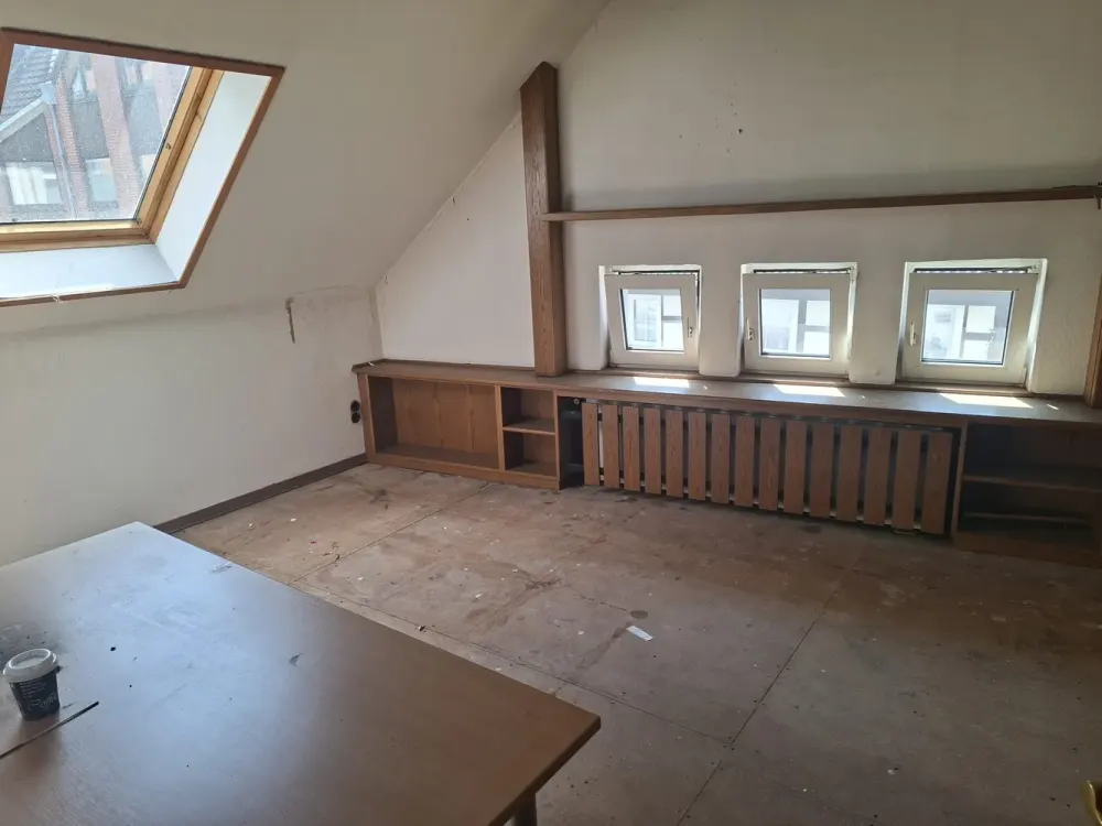 Spacious Residential House with approx. 195 m² in Central Location of Datteln