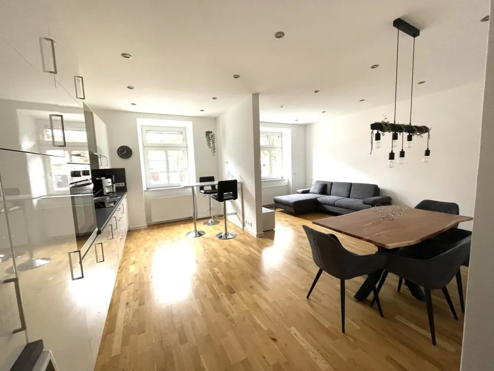 Attraktive, modernisierte 2-Zimmer-Wohnung mit gehobener Innenausstattung zur Miete in München