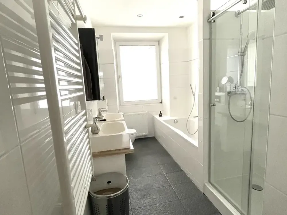 Attraktive, modernisierte 2-Zimmer-Wohnung mit gehobener Innenausstattung zur Miete in München