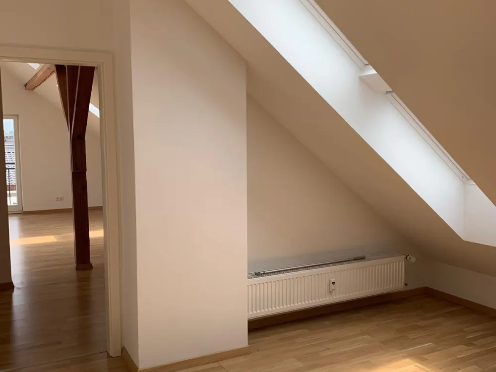 Hochwertige 2,5-Zimmer-Dachgeschosswohnung in Nürnberg-Neunhof