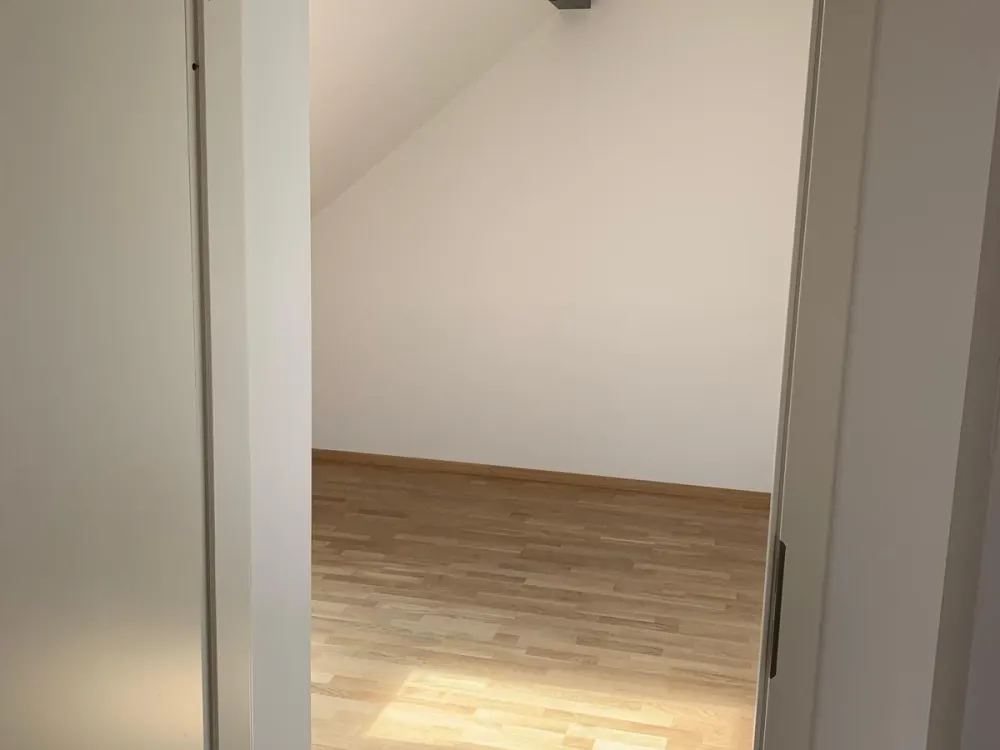 Hochwertige 2,5-Zimmer-Dachgeschosswohnung in Nürnberg-Neunhof