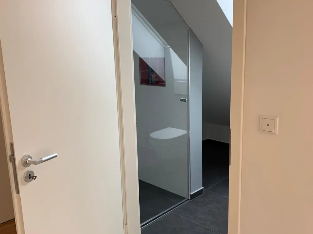Hochwertige 2,5-Zimmer-Dachgeschosswohnung in Nürnberg-Neunhof
