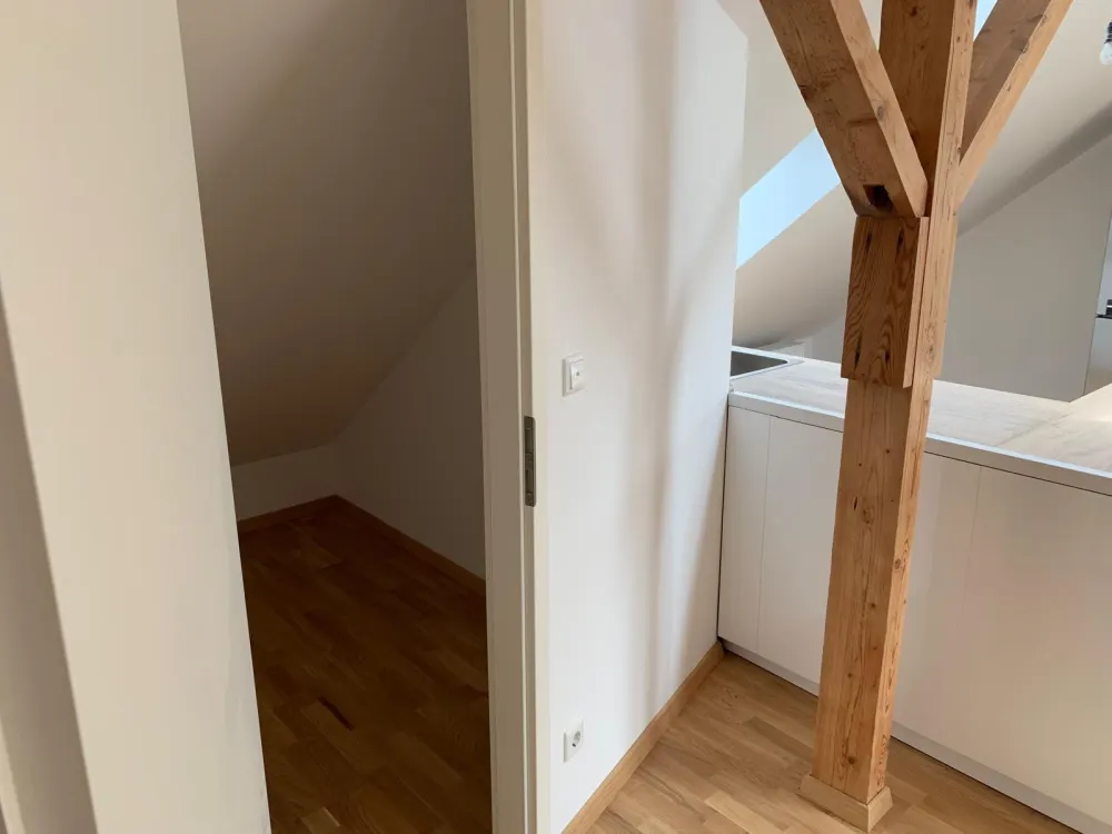 Hochwertige 2,5-Zimmer-Dachgeschosswohnung in Nürnberg-Neunhof