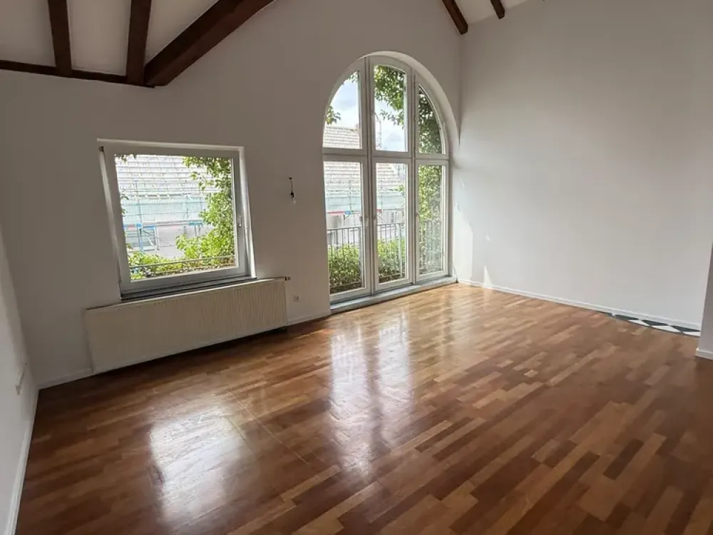 Erstbezug nach Sanierung - WG- geeignete 5-Zimmer-Maisonettewohnung - 2 Terrassen