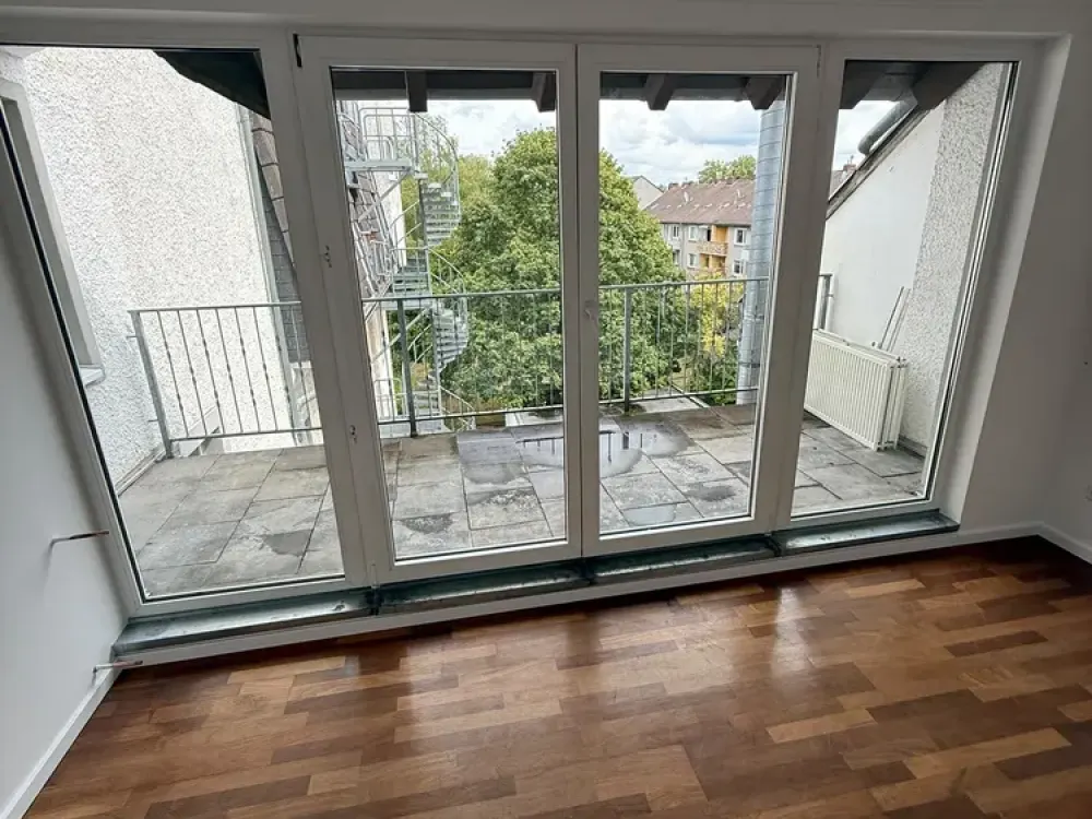 Erstbezug nach Sanierung - WG- geeignete 5-Zimmer-Maisonettewohnung - 2 Terrassen