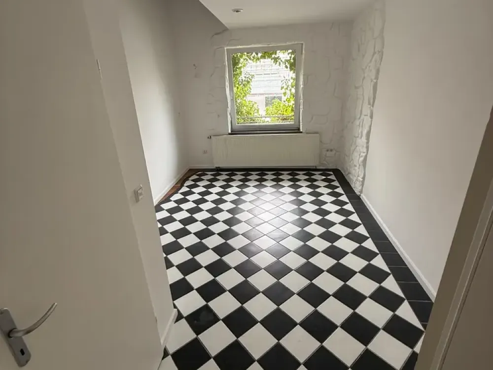 Erstbezug nach Sanierung - WG- geeignete 5-Zimmer-Maisonettewohnung - 2 Terrassen