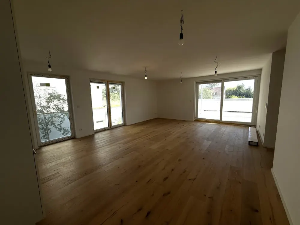 Wunderschöne, helle 3 (3,5) Zi- Whg mit großer Terrasse