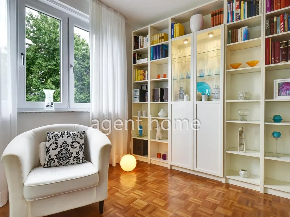 FURNISHED - SUNNY and in TOP LOCATION - 4.5-Room Apartment with Balcony - Near Killesberghöhe