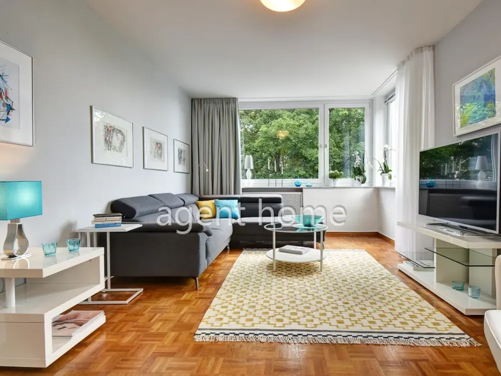 FURNISHED - SUNNY and in TOP LOCATION - 4.5-Room Apartment with Balcony - Near Killesberghöhe