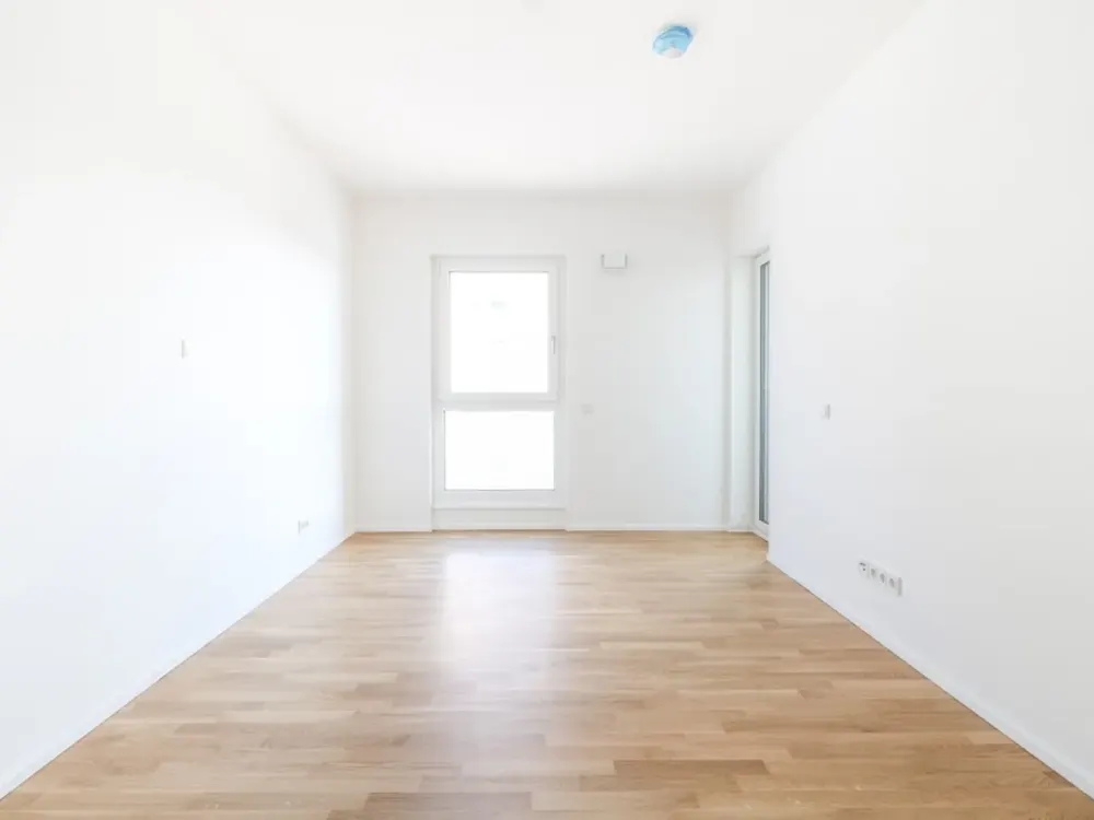 Elegantes Wohnambiente mit Balkon und neuer Einbauküche, großzügig, modern und lichtdurchflutet