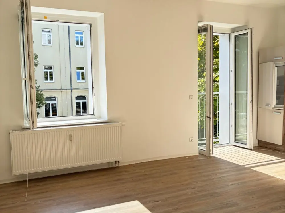 Studio Apartment with Balcony and Fitted Kitchen in Dresden, Bärensteiner Str.