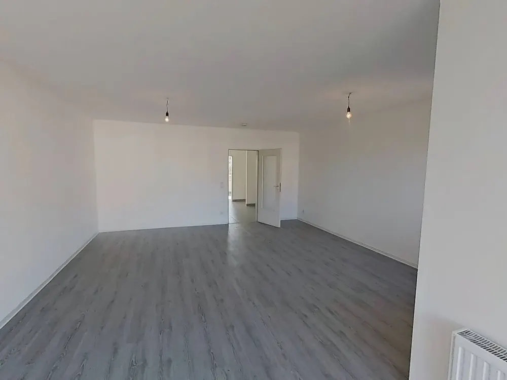 Großzügiges Raumwunder: Lichtdurchflutete 2-Zimmer-Wohnung mit Balkon in Paderborn-Dahl