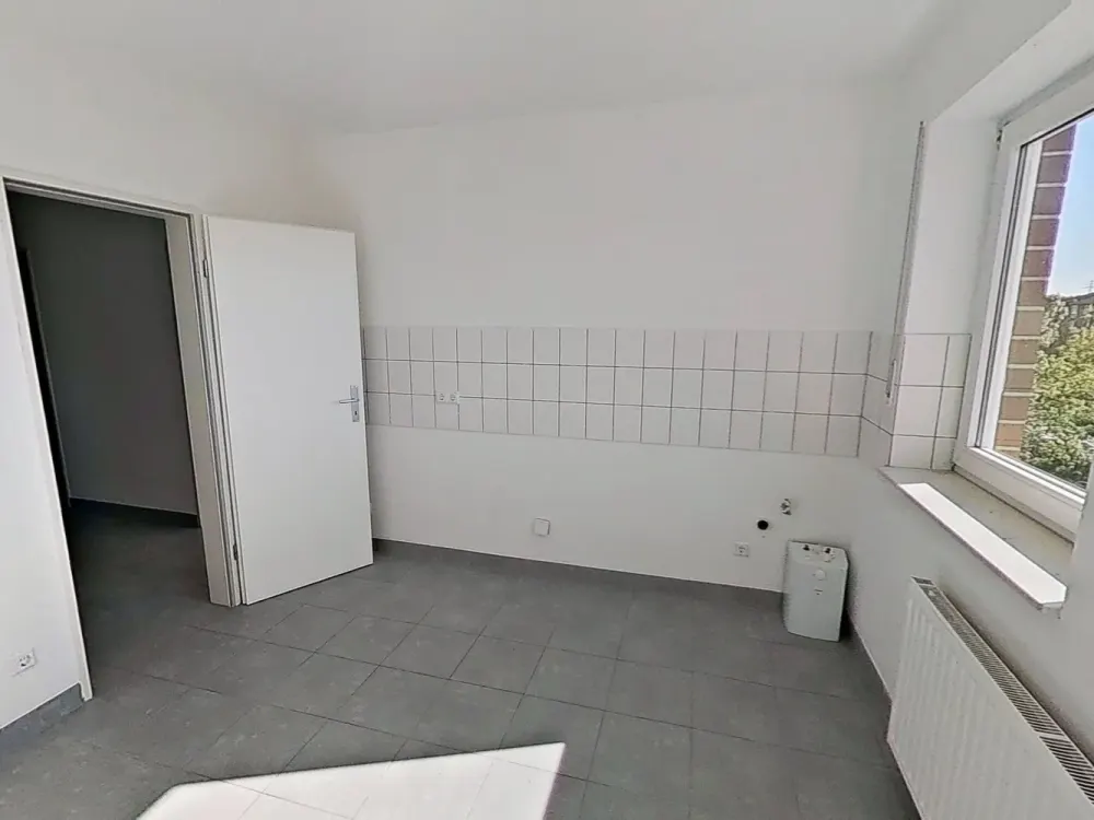 Großzügiges Raumwunder: Lichtdurchflutete 2-Zimmer-Wohnung mit Balkon in Paderborn-Dahl