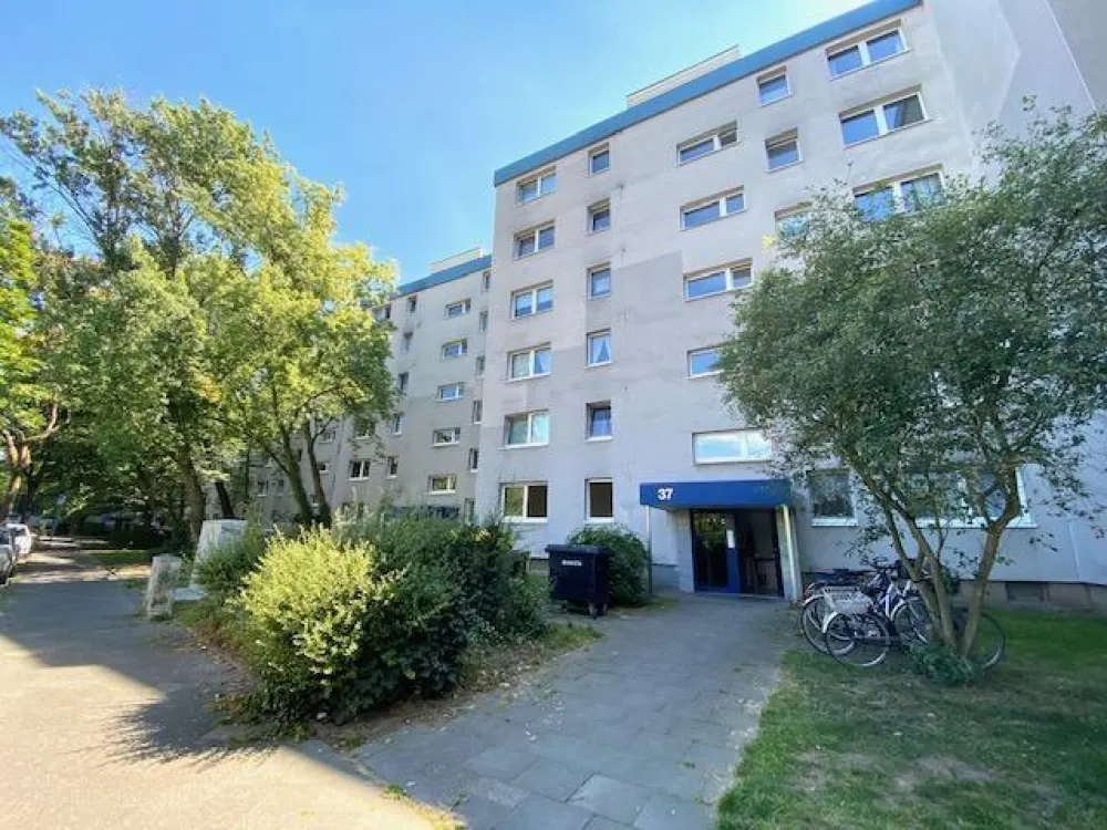 Endlich Zuhause: 2-Zimmer-Wohnung mit neuem Bad, Balkon und Aufzug