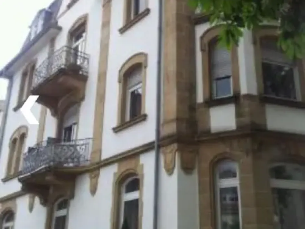Altbau 4-Zimmer-Wohnung