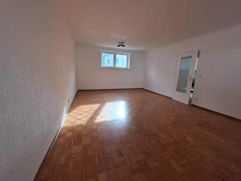 3 Zimmer Wohnung mit 80m² EBK & Stellplatz in Preungesheim