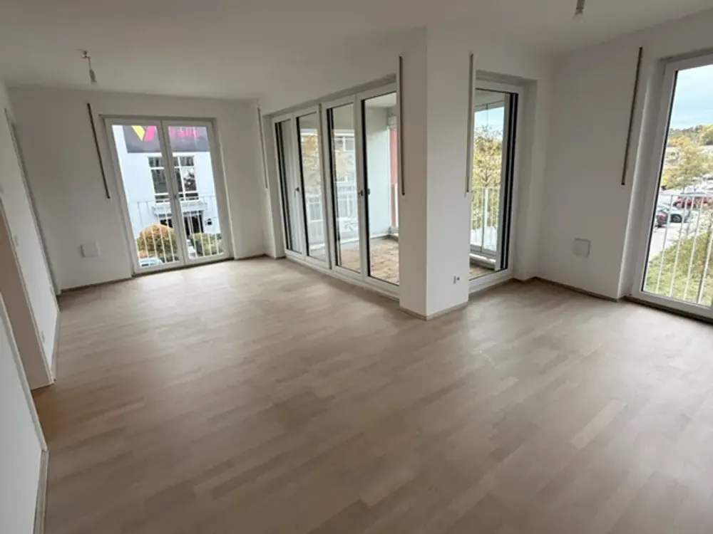 2-room apartment like new with loggia and fitted kitchen in Neupasing-Obermenzing