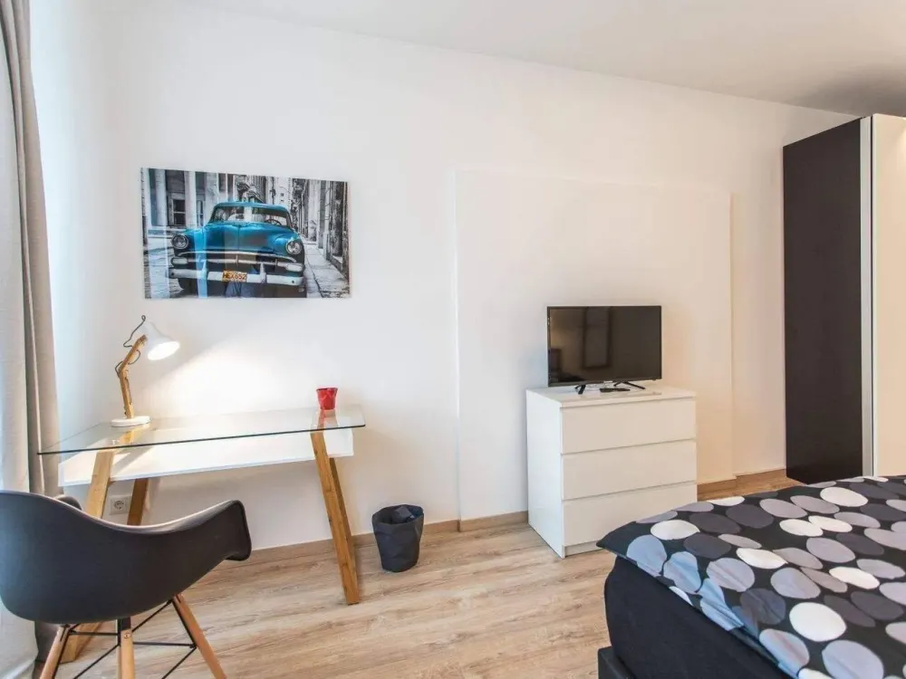 Ab Sofort - modern möbliertes Zimmer in 3er WG - top Lage Ostend - fußläufig zur EZB