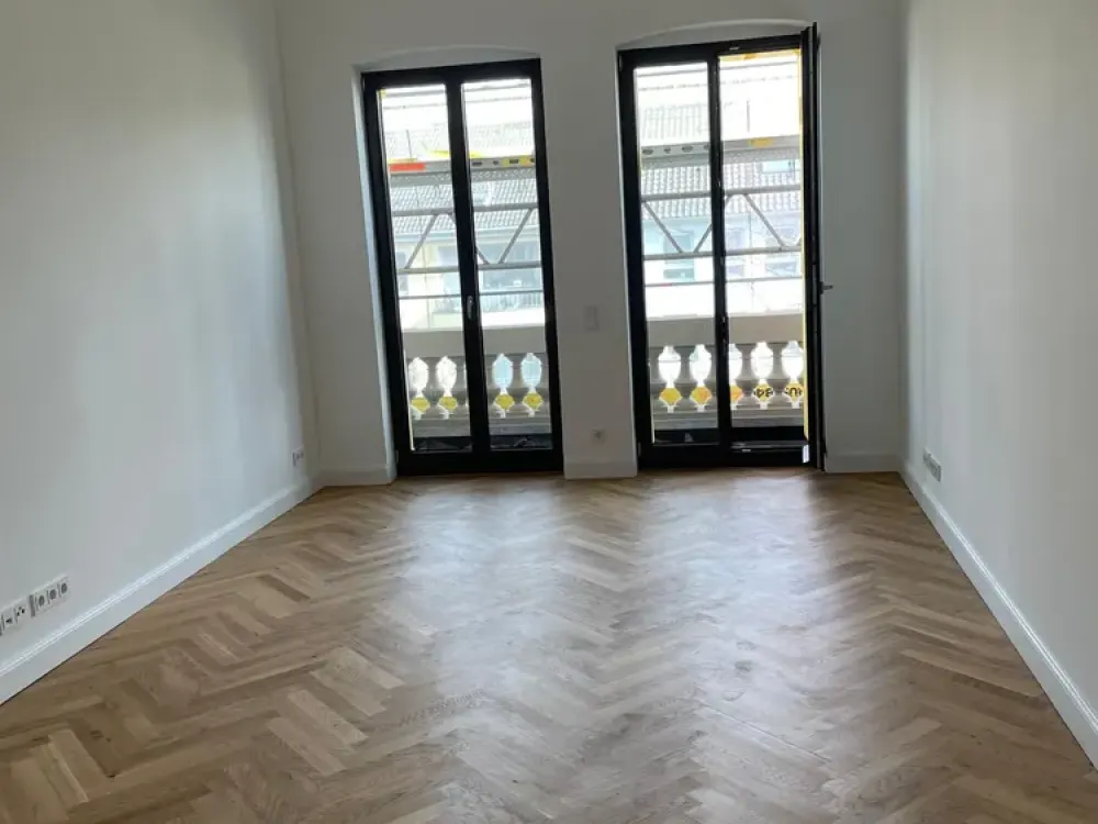 Stilvolle, 2-Zimmer- Altbauwohnung mit zwei Balkonen in zentraler Kölner Lage