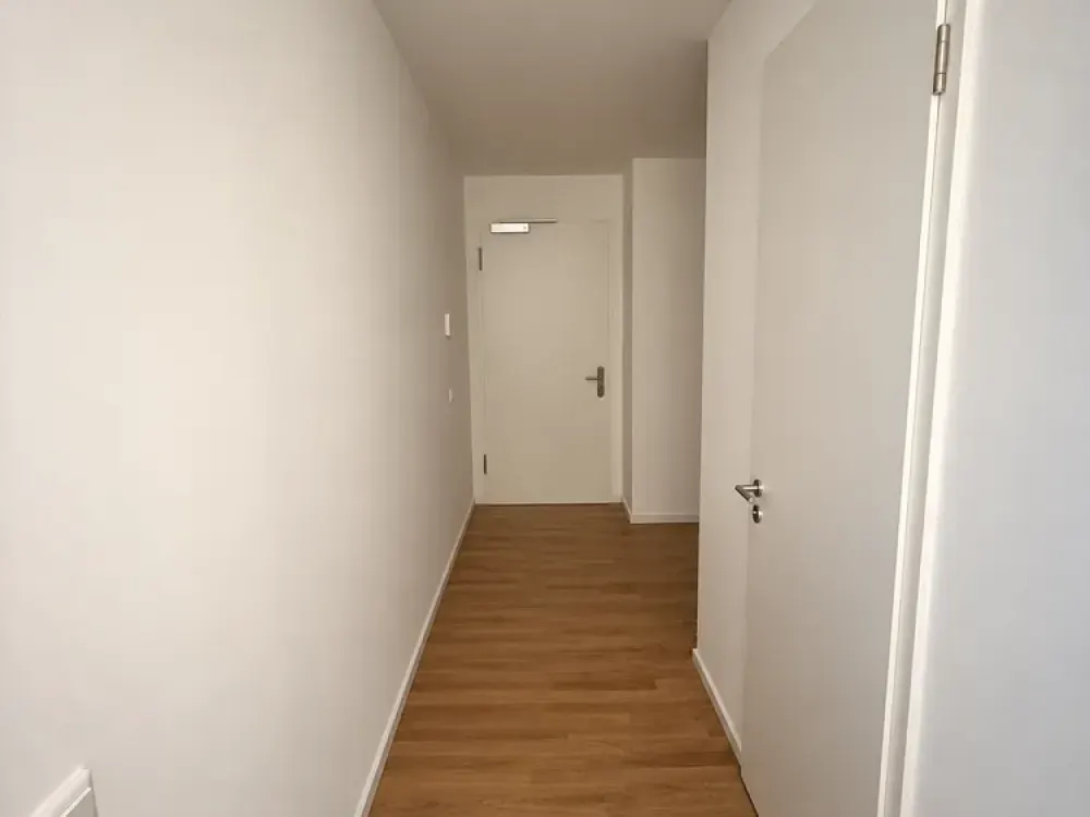 Zuhause mit 3 Zimmern und Balkon in Frankfurt am Main