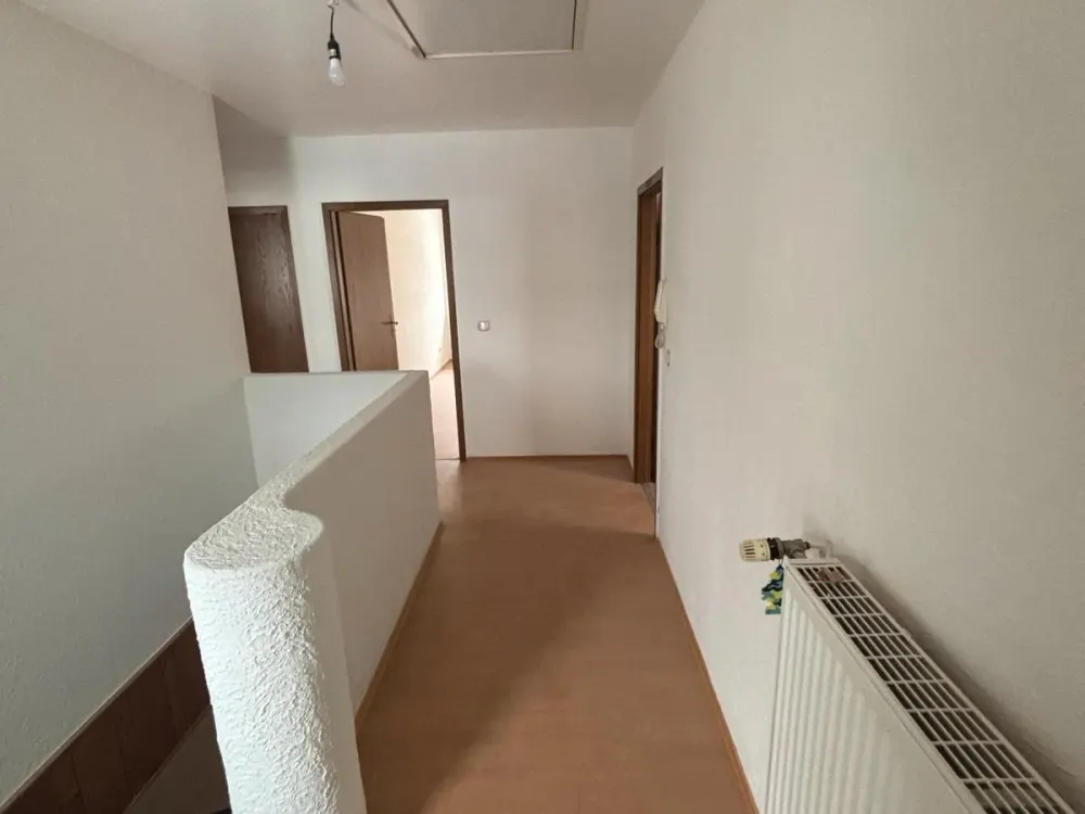 Große, helle 4-ZKB-Wohnung (85 qm) in ruhiger Lage in Elm