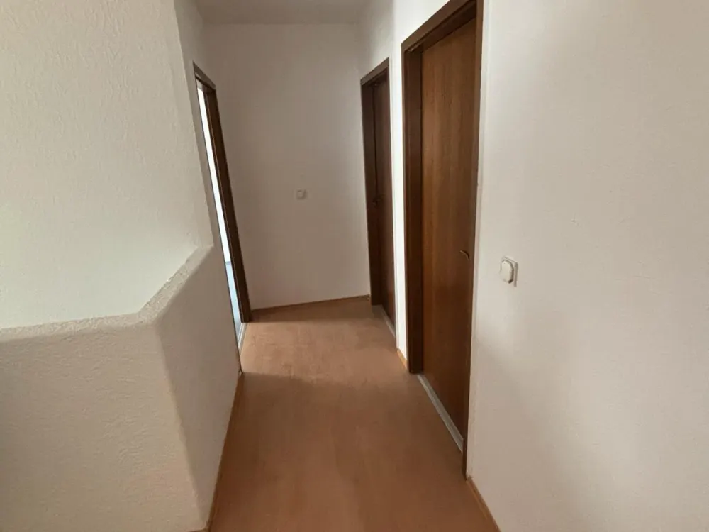 Große, helle 4-ZKB-Wohnung (85 qm) in ruhiger Lage in Elm