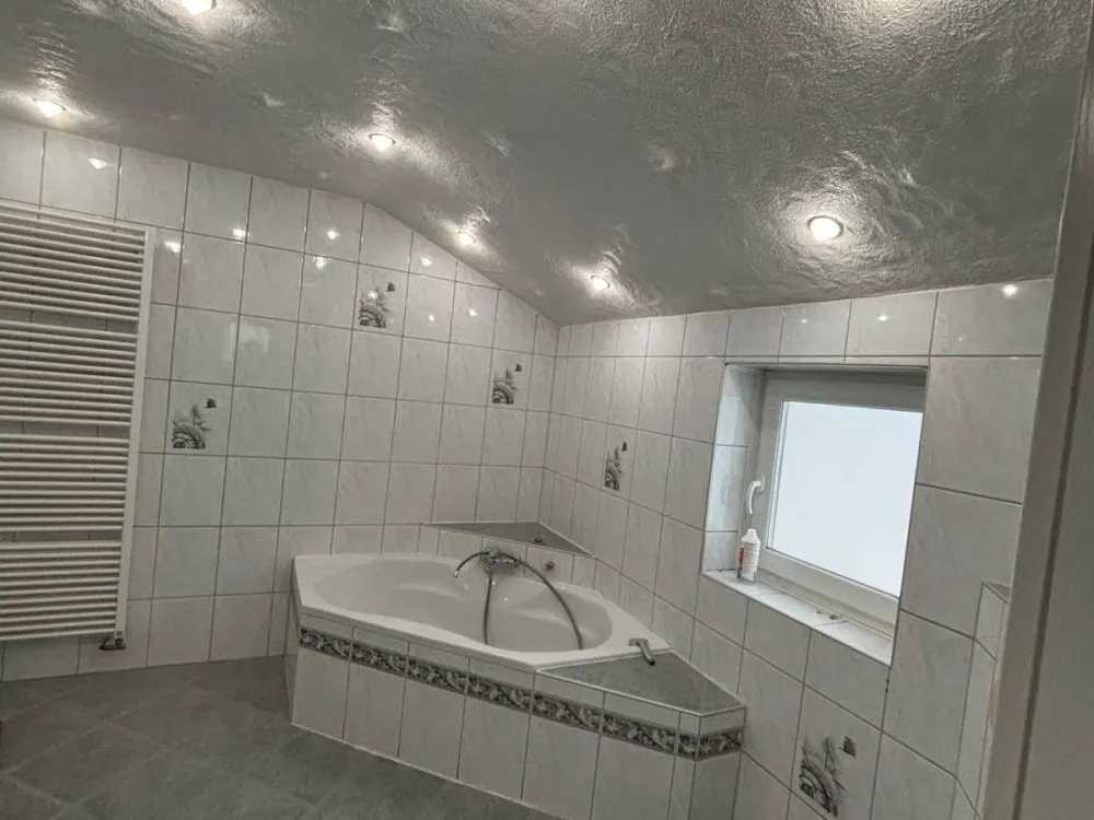 Große, helle 4-ZKB-Wohnung (85 qm) in ruhiger Lage in Elm