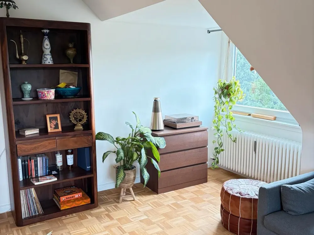 Helle 72qm DG Wohnung am Stadtpark I Parkett | EBK I ab 01.12.
