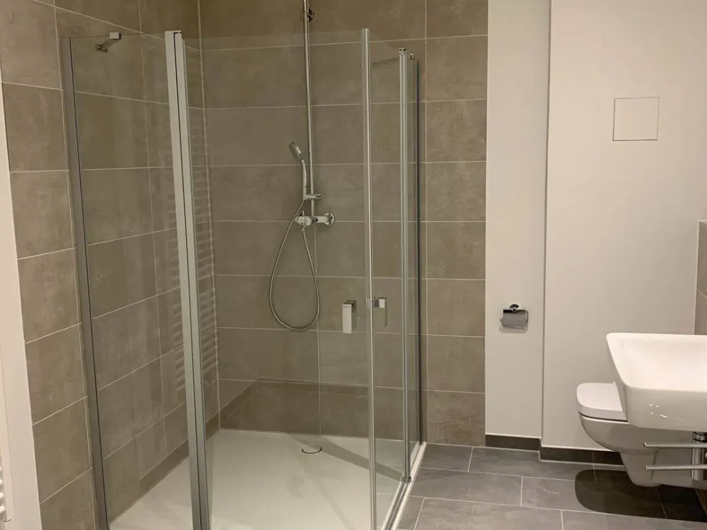 3 Zimmer mit EBK, große Loggia, Parkett, Gäste-WC
