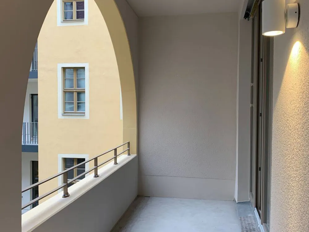 3 Zimmer mit EBK, große Loggia, Parkett, Gäste-WC
