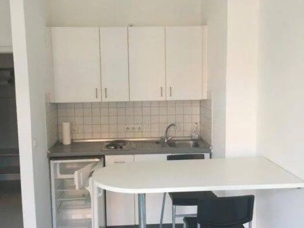 KESTLER IMMOBILIEN IVD - Cityapartment Nr. 7 - Fußgängerzone - Küchenzeile - Aufzug