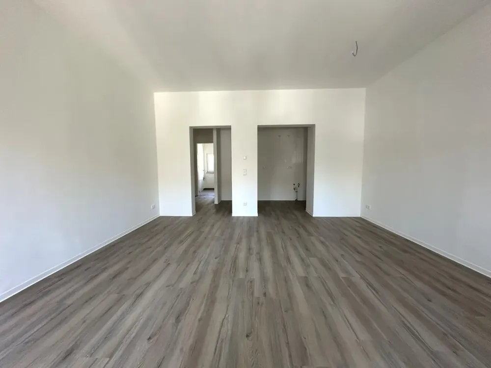3 Zimmer | Balkon | sanierter Altbau, Wohnen im Zentrum-Ost | Optional mit EBK