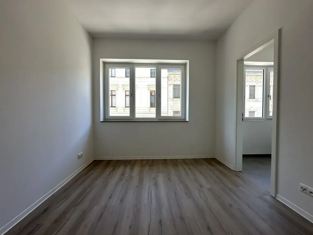 3 Zimmer | Balkon | sanierter Altbau, Wohnen im Zentrum-Ost | Optional mit EBK